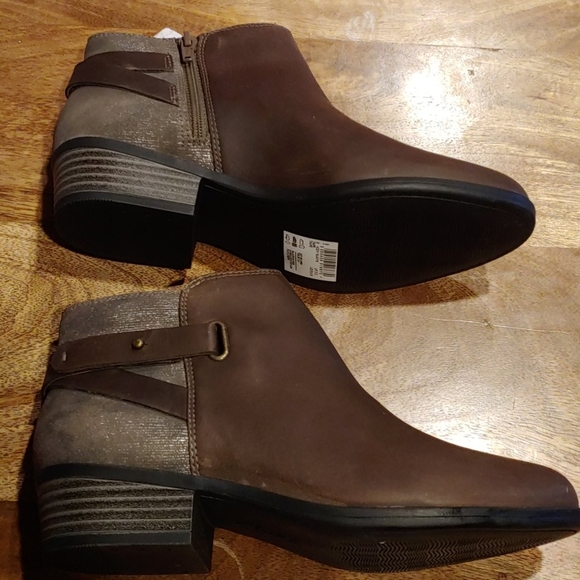 NIB Clark's Addit Glady's Boots - Picture 5 of 9